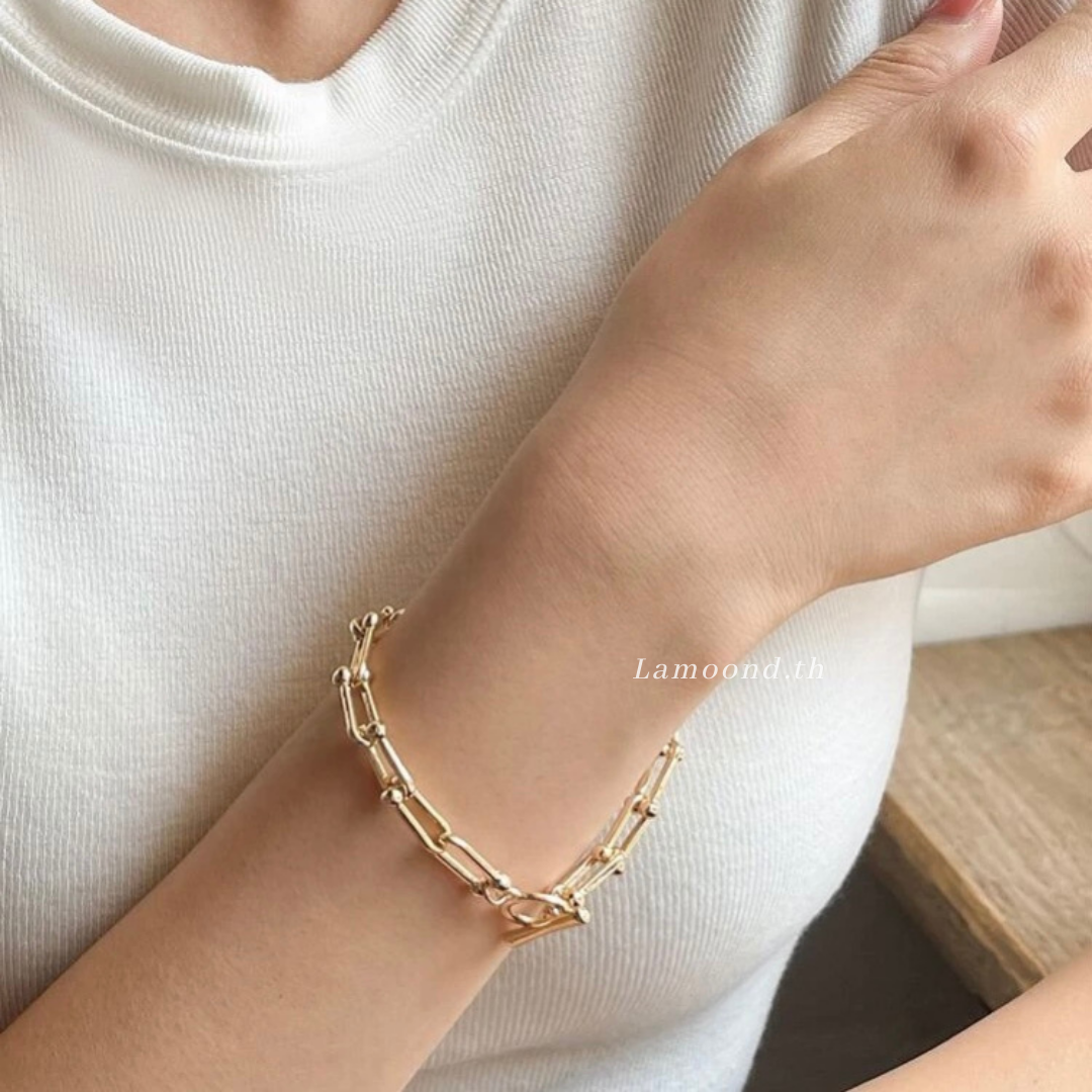 สร้อยข้อมือโซ่สีทอง 