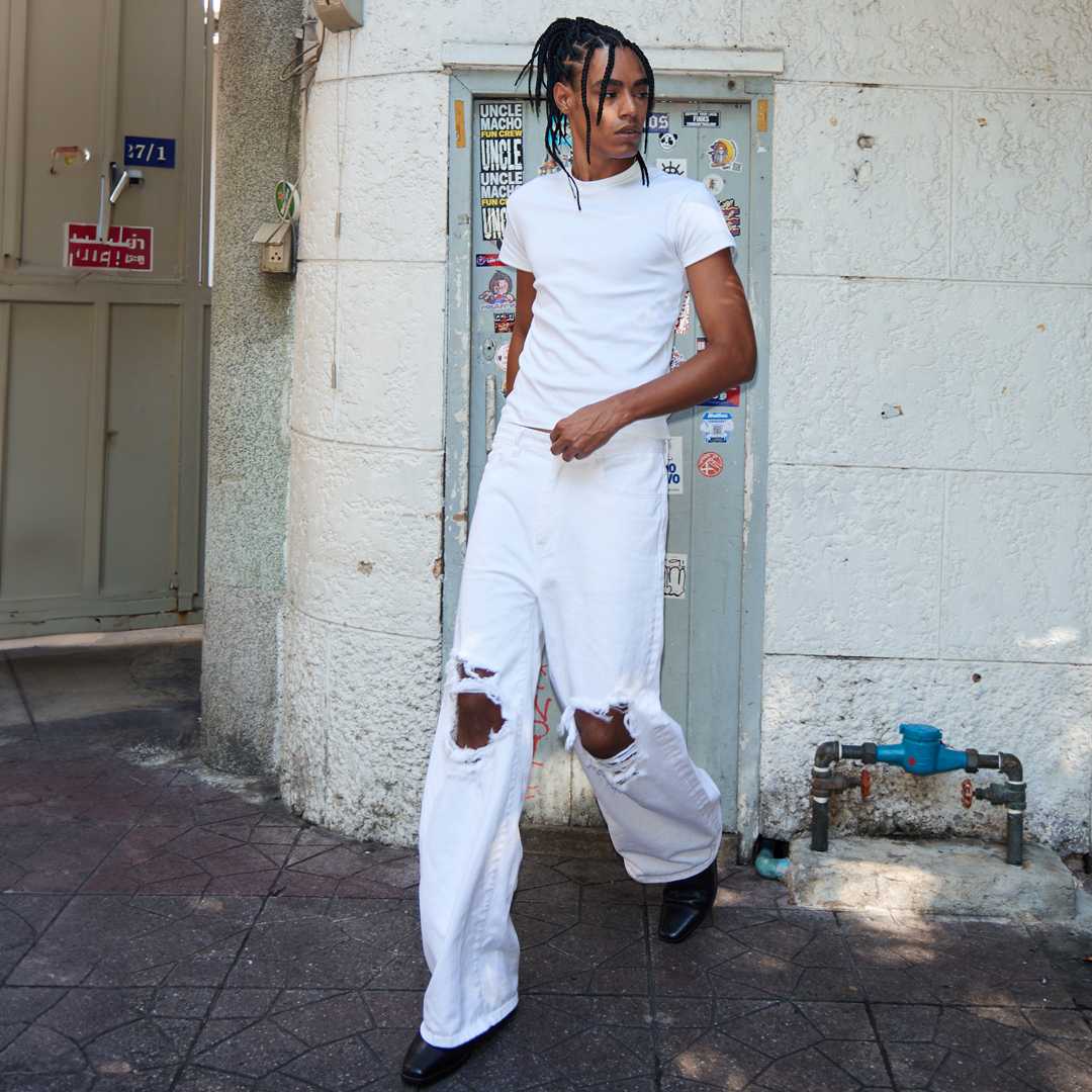 BLANC Low waist loose fit distressed jeans