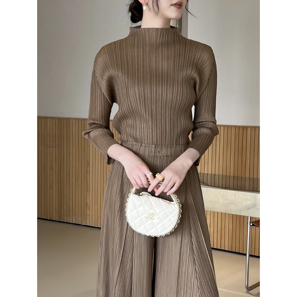 ปรับราคาลง20%!! 2MUAY รุ่น GJO10129 เสื้ออัดพลีทคุณภาพ HIGH NECK LONG SLEEVE PLEATED TOP 12 สี FR...