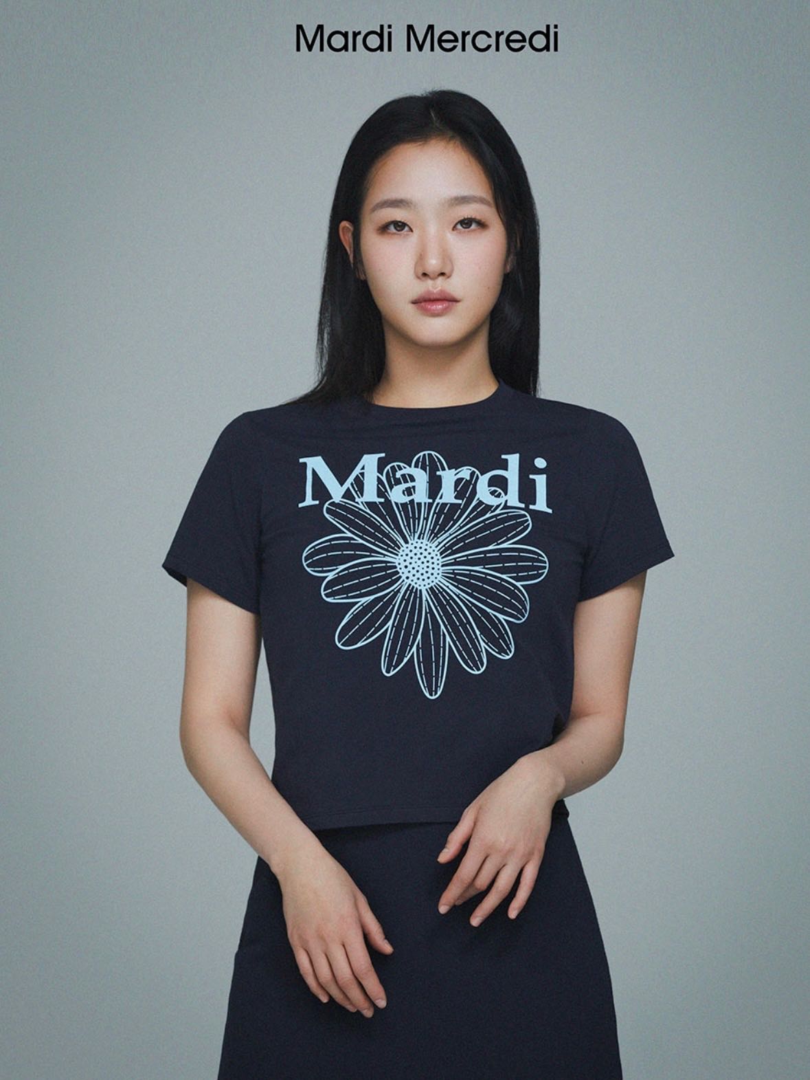 (พร้อมส่ง) Mardi mercredi slim tshirt flowermardi navy sky