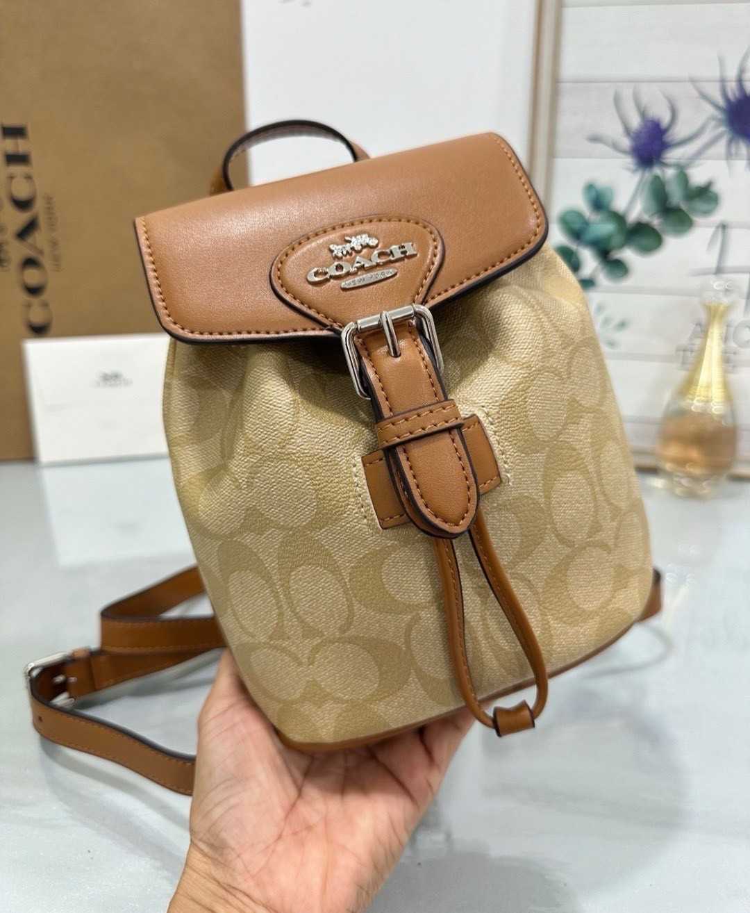 กระเป๋าเป้สีน้ำตาลขนาดเล็ก Coach CL458