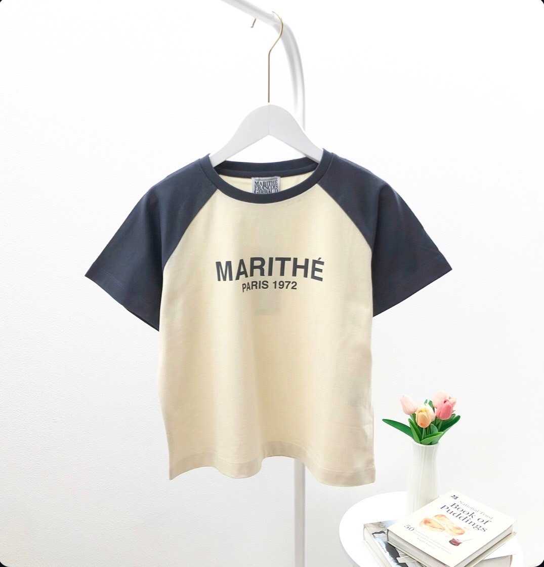 พร้อมส่ง Marithe Women Raglan Logo T-Shirt (Beige/Charcoal)
