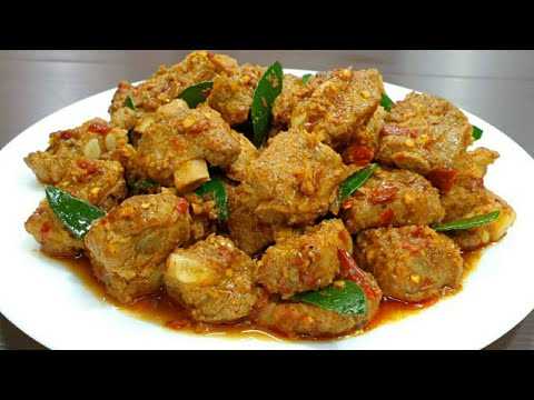 ผัดเผ็ดซี่โครงหมู Stir fried spicy pork ribs