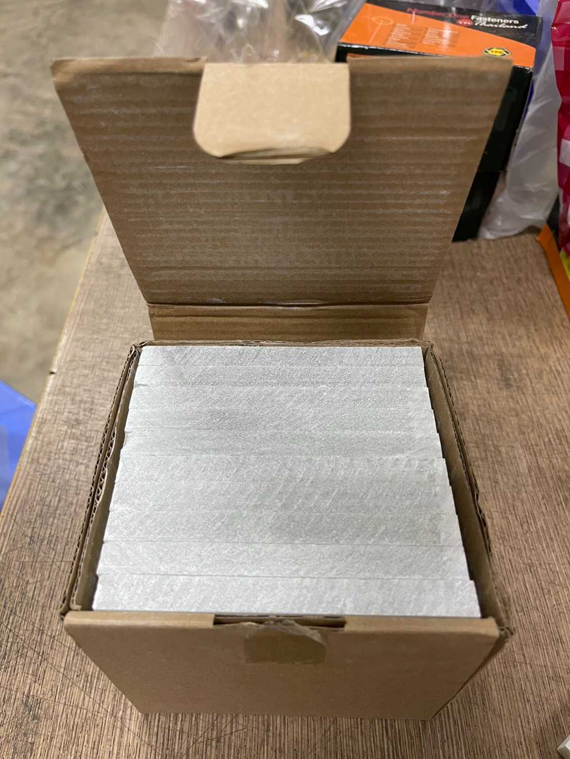 ชอล์คหินขีดเหล็ก แบ่งขายและยกกล่อง