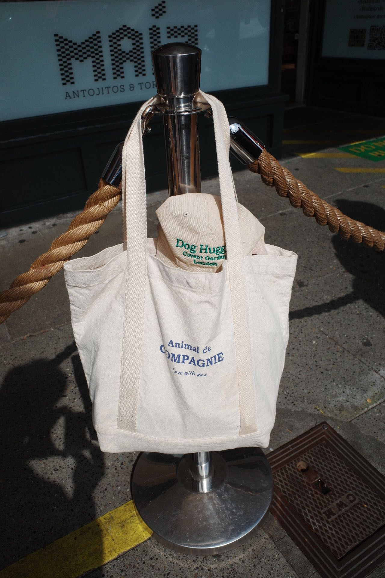 กระเป๋าผ้าด้ายดิบ  Carry-All-ADC Tote