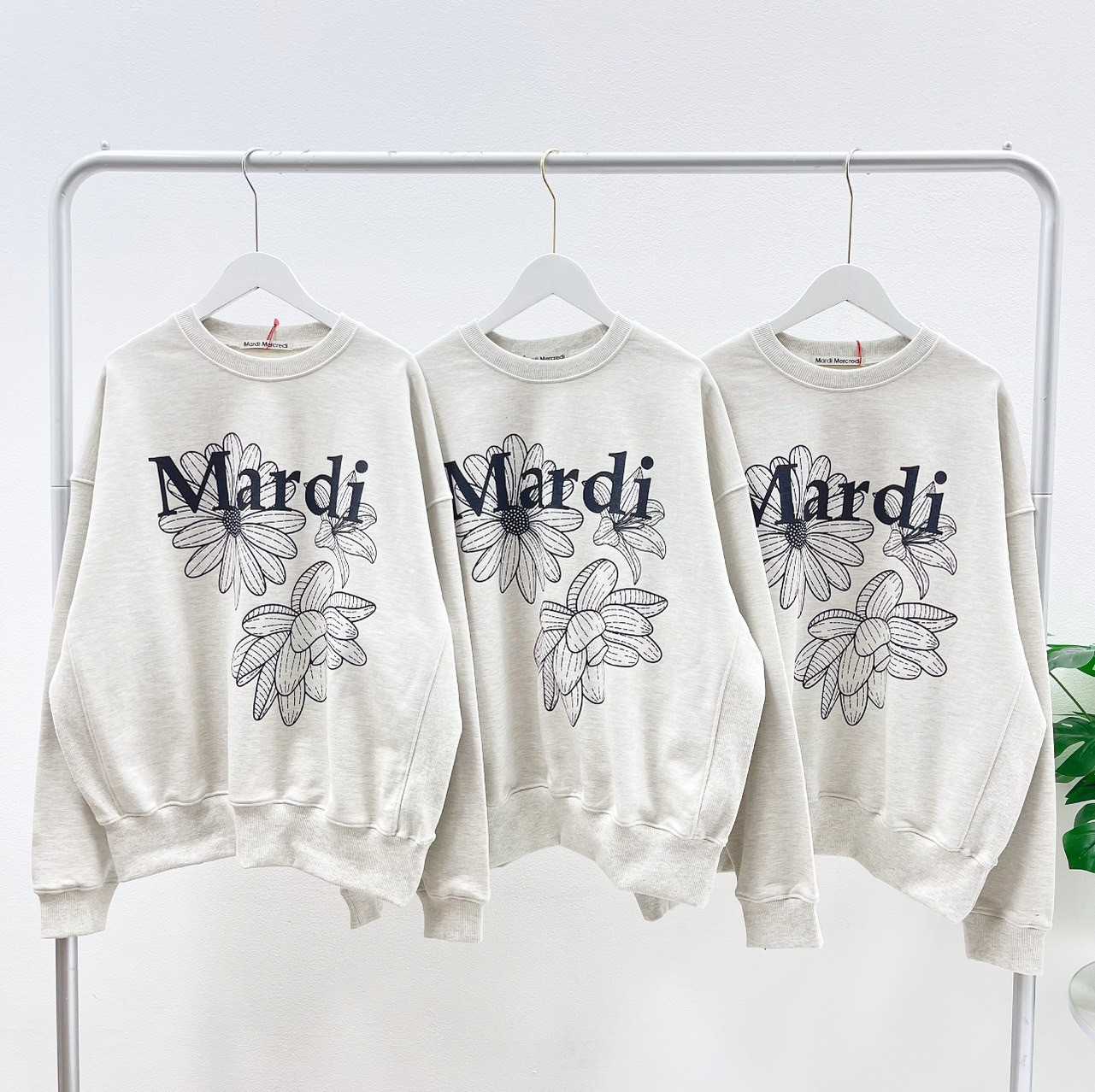 Mardi Triple Flower Sweatshirt (Oatmeal/ Black)