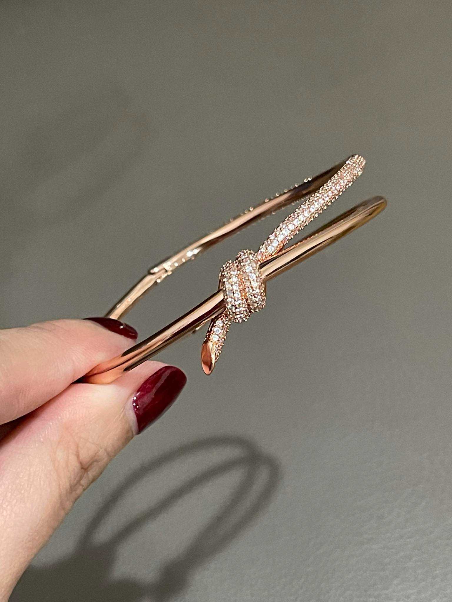 bow's full diamond bangle