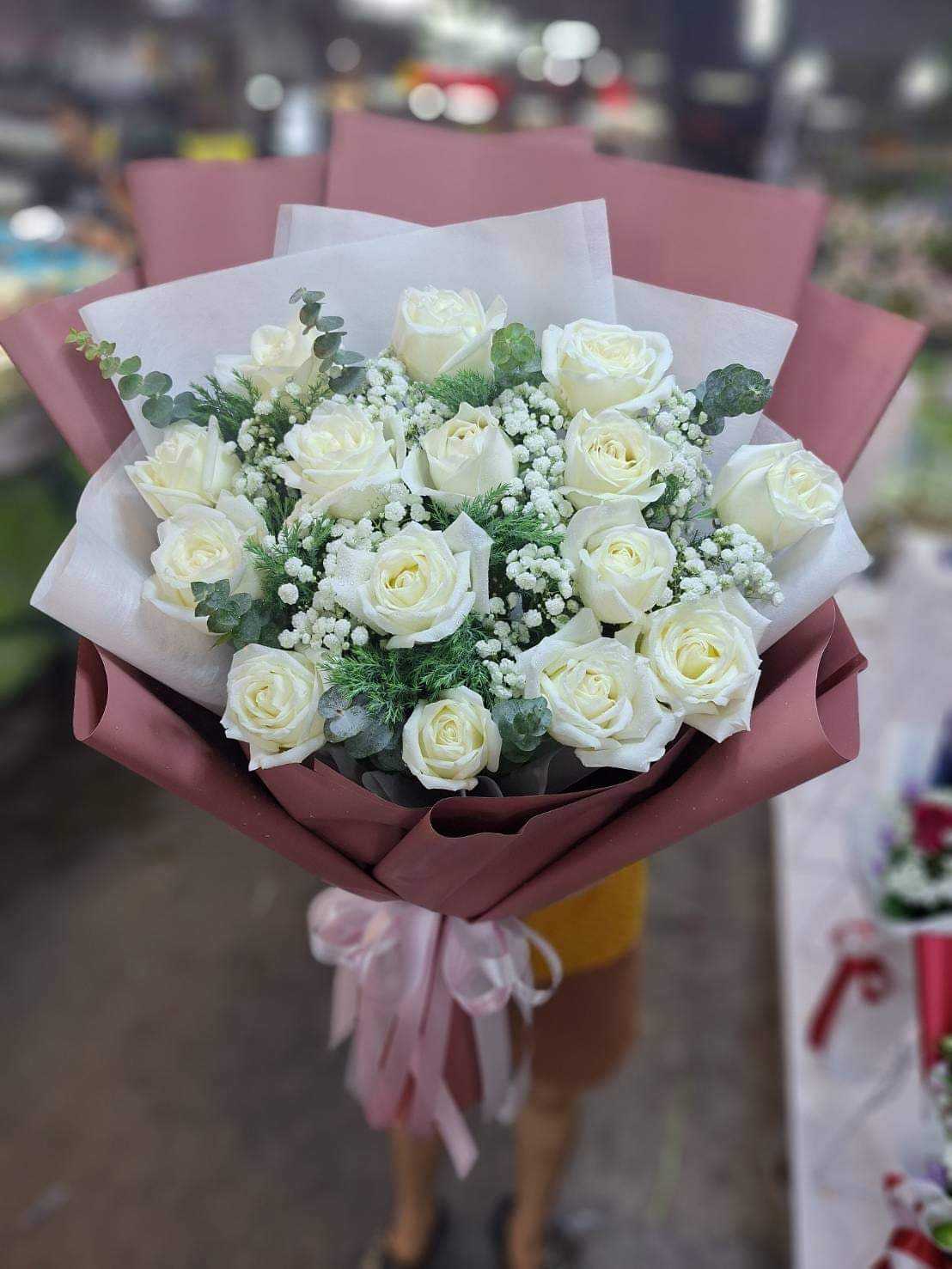 ช่อดอกไม้สดกุหลาบขาว 15 ดอก เขียนการ์ดแถมฟรี