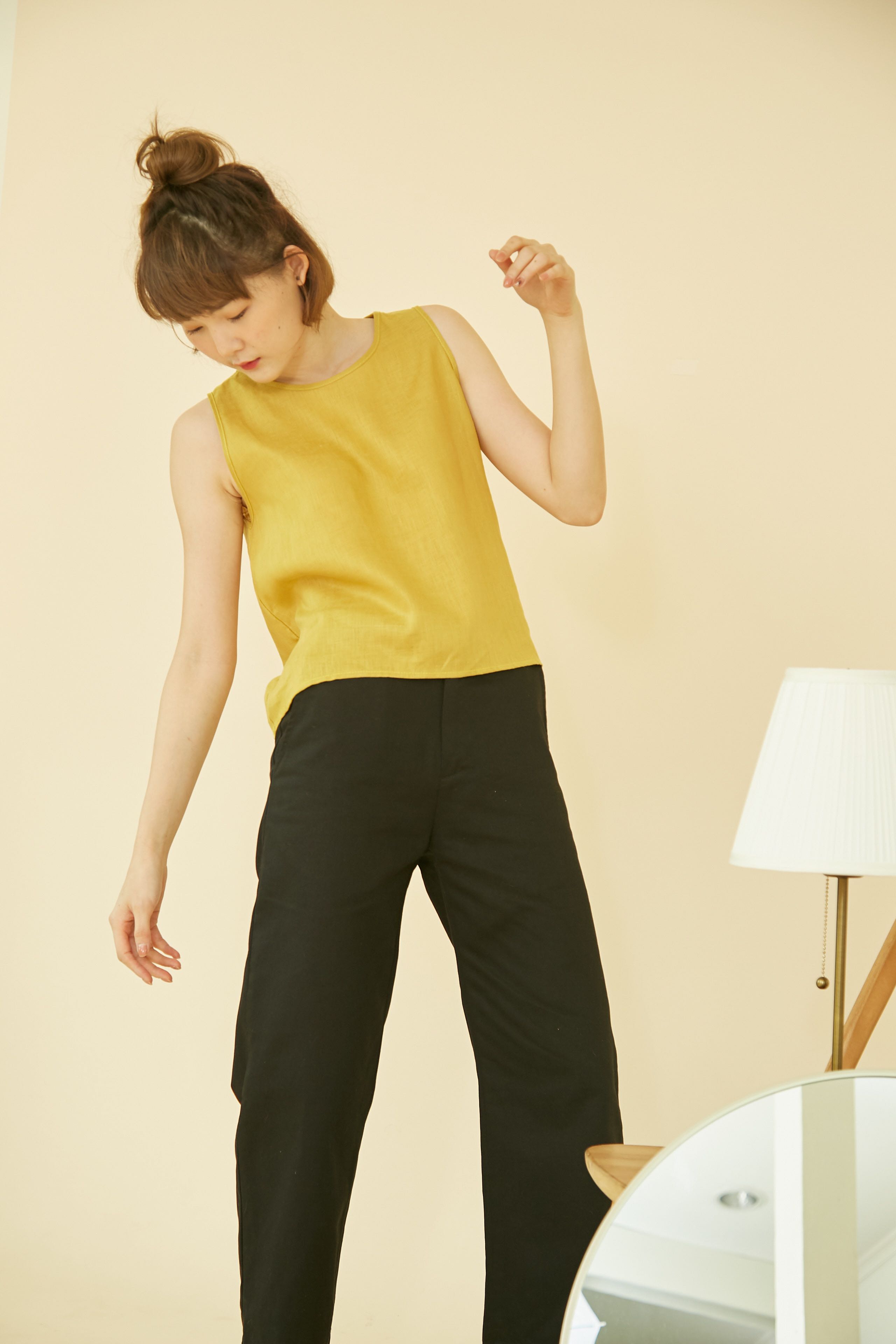 เสื้อกล้ามผ้าลินินเหลืองมัสตาร์ด