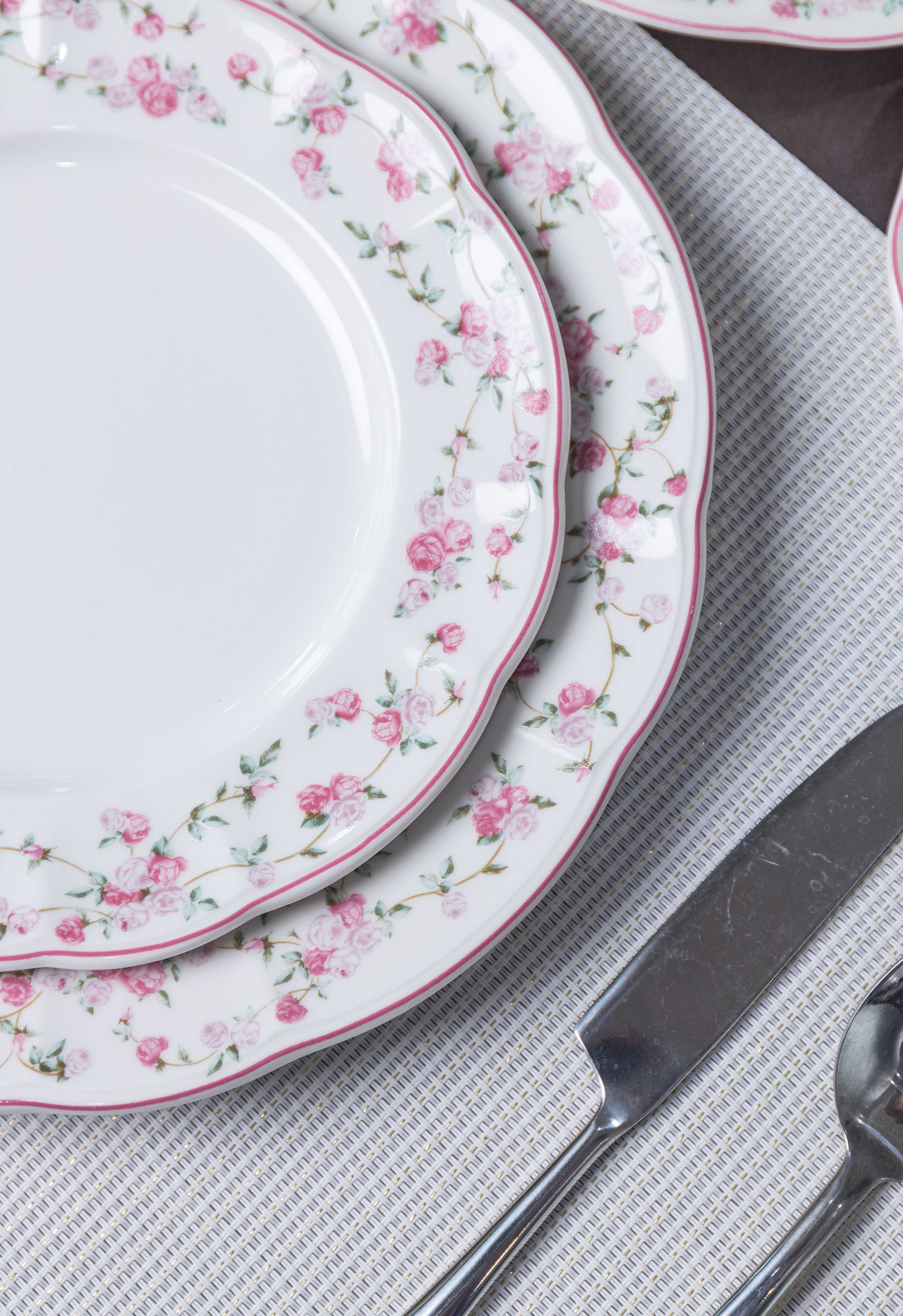 จานกลม 21 ซม. La vie en rose