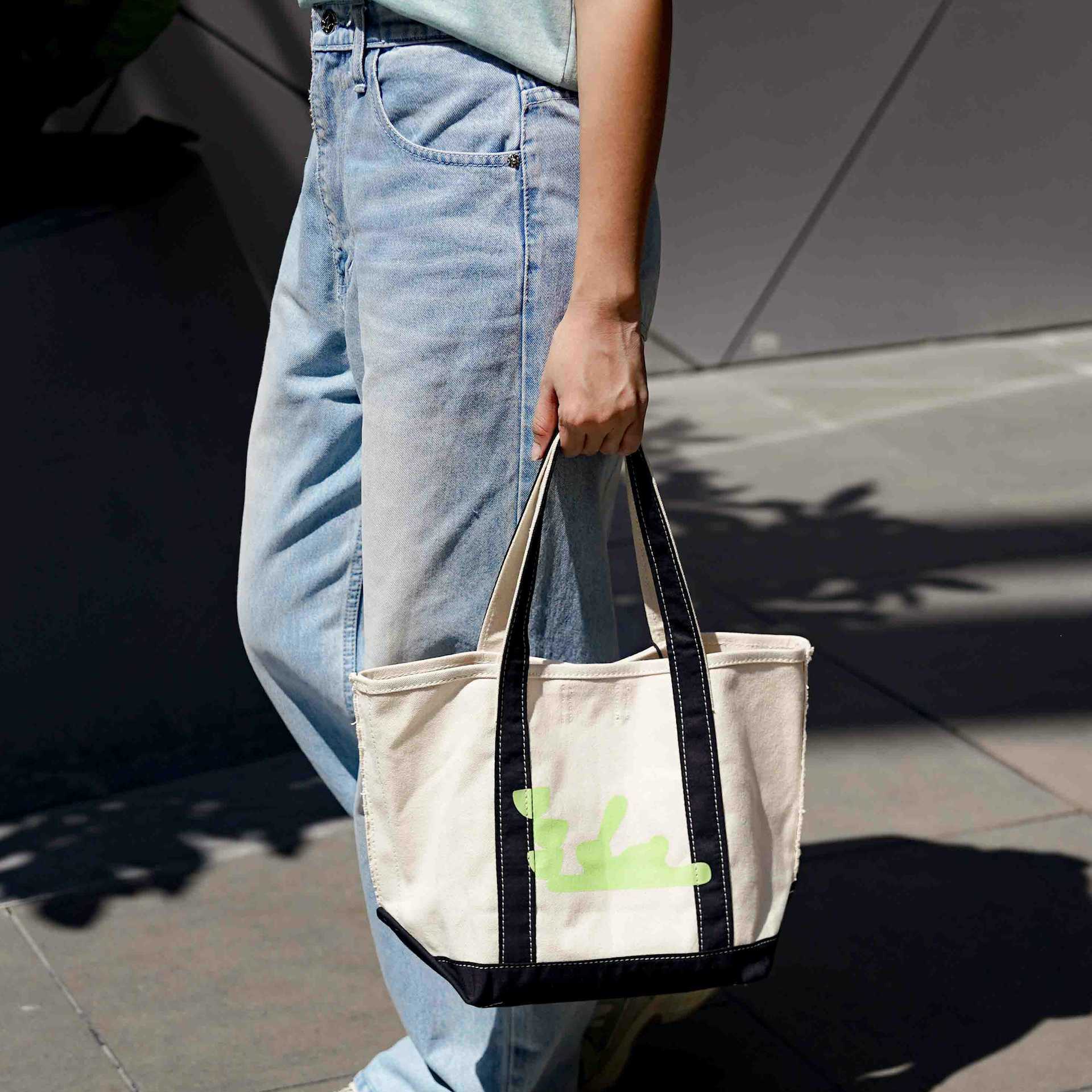 Lapin Tote Bag l กระเป๋าผ้าแคนวาส l CASA LAPIN