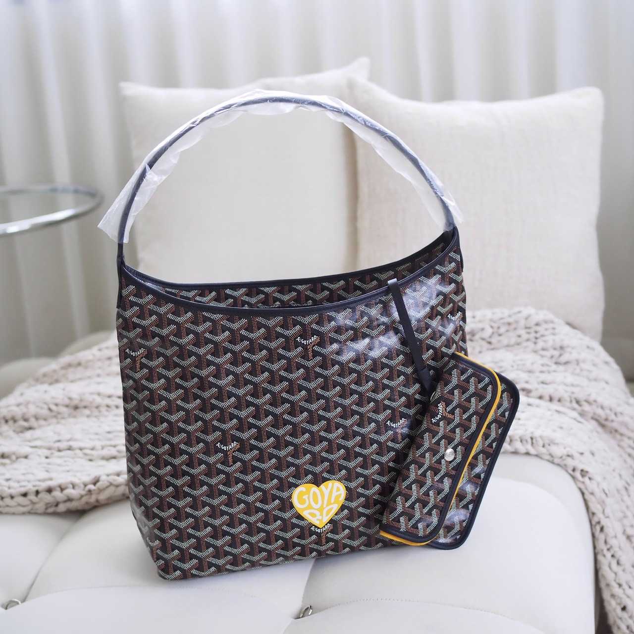 goyard-line-shopping