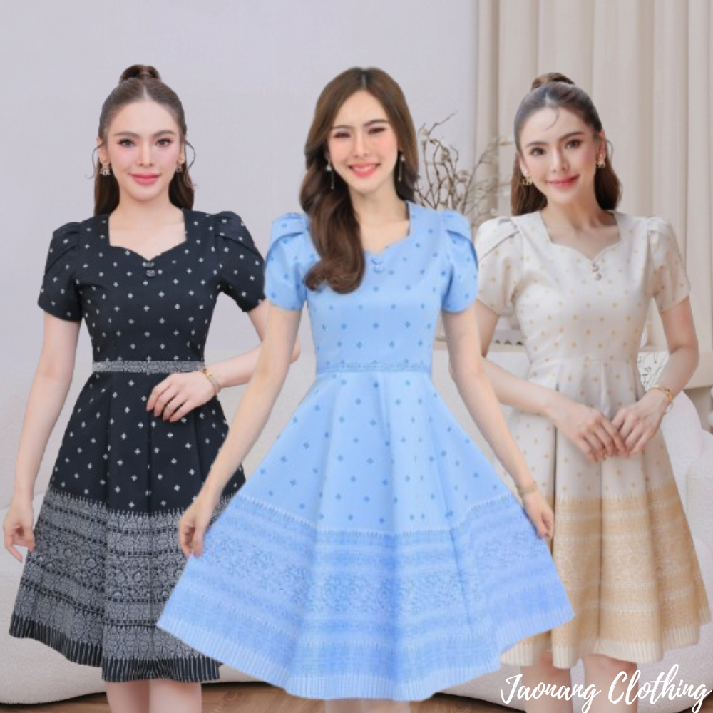 ชุดเดรสผ้าไทย เนื้อผ้าไหมเชิงทองทอลาย ลายทองนูน คอหัวใจ แขนกลีบบัว กระโปรงทรงย้วย 8 ชิ้น สวยแพงมาก
