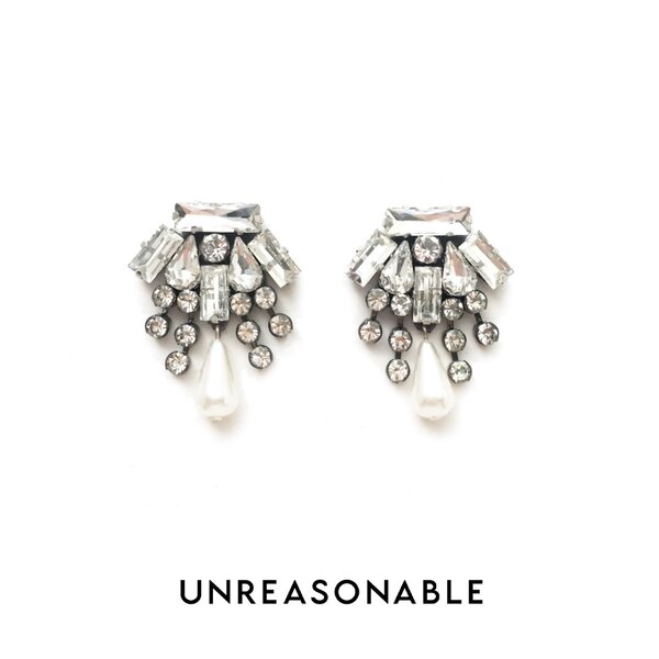 ต่างหู Crystal ต่างหูคลิป ต่างหูก้านเงินแท้ น้ำหนักเบา สวยใส่สบาย UA0505-01 Unreasonable Accessories