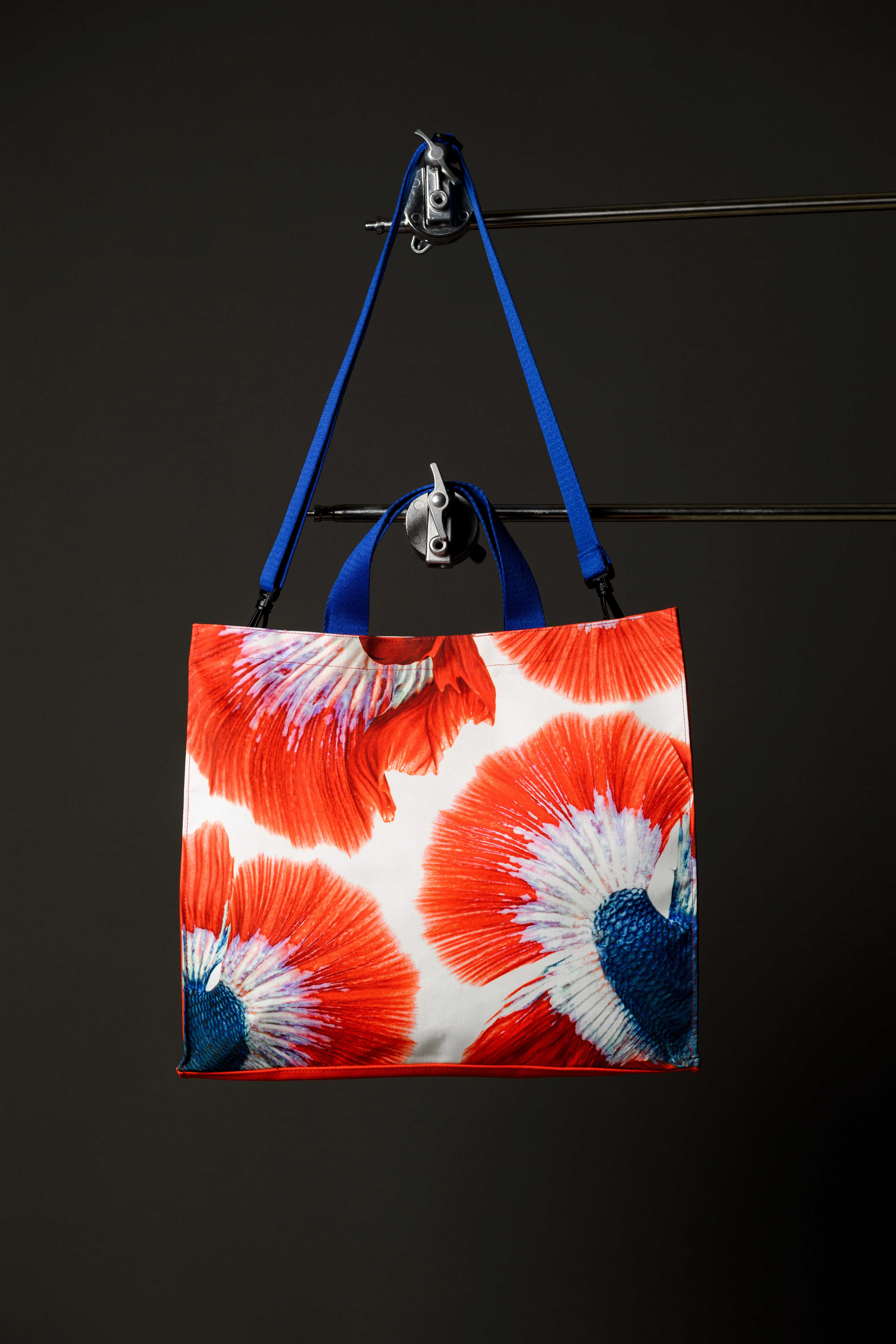 Thaiflag Halfmoon Betta XL Tote - White/Red