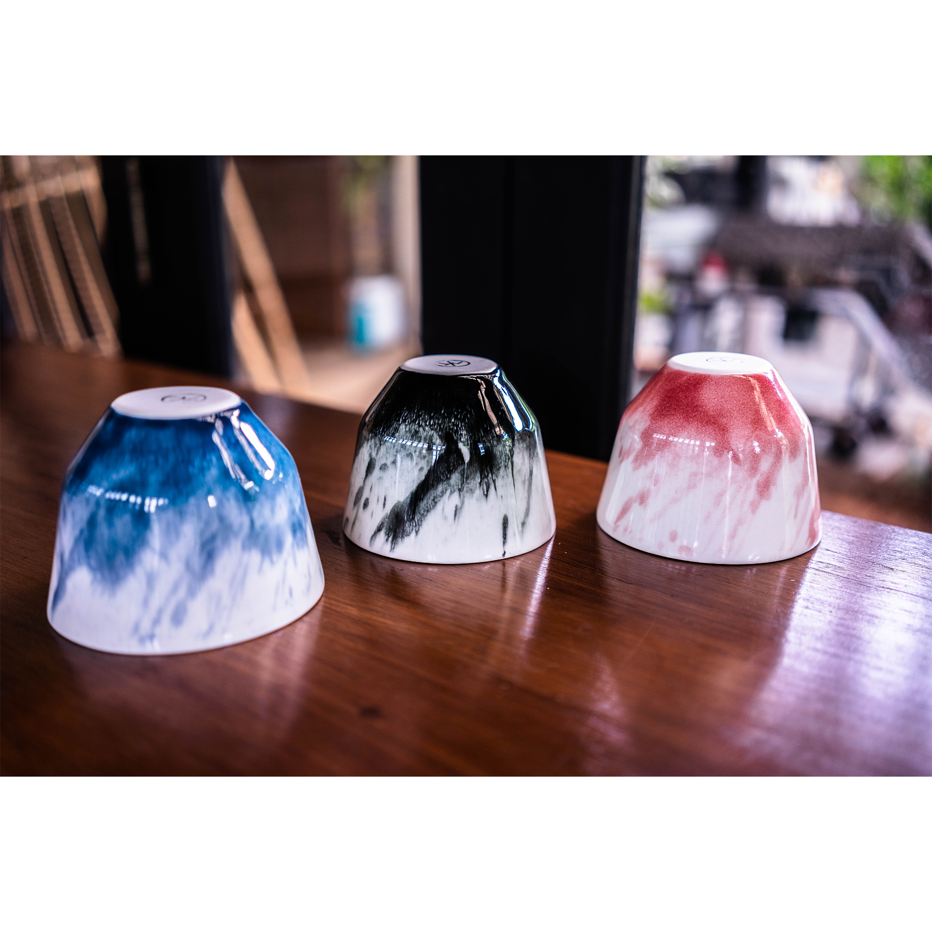 Size B - Black Splash, แก้ว MK Studio, Copenhagen, Denmark ทำจาก porcelain (ceramic) คุณภาพสูง