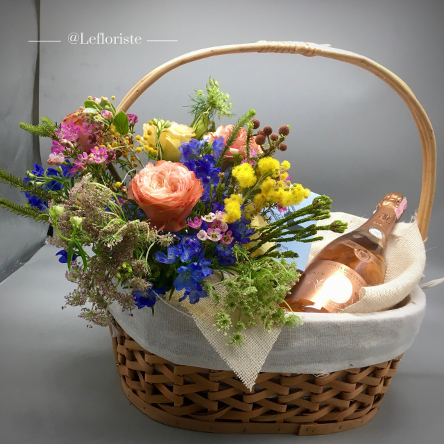 กระเช้าของขวัญ Elegant Grace 9 (ไม่รวมของขวัญ)