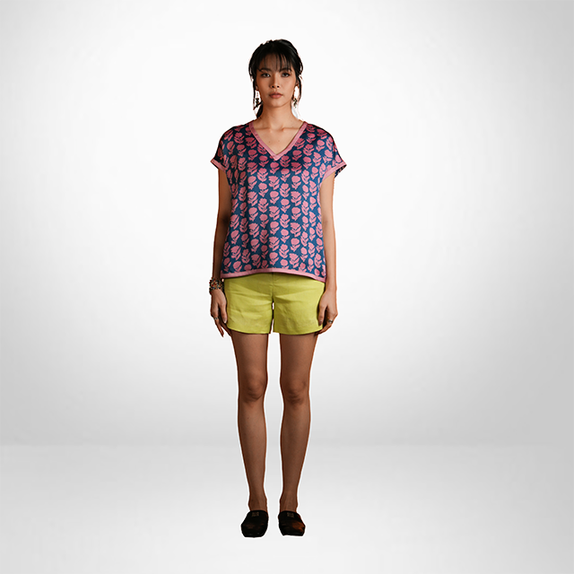 เสื้อเบลาส์คอวีสีกรมพิมพ์ลาย ผ้าซิลค์ซาติน Navy-Pink V-Neck Blouse Silk Satin