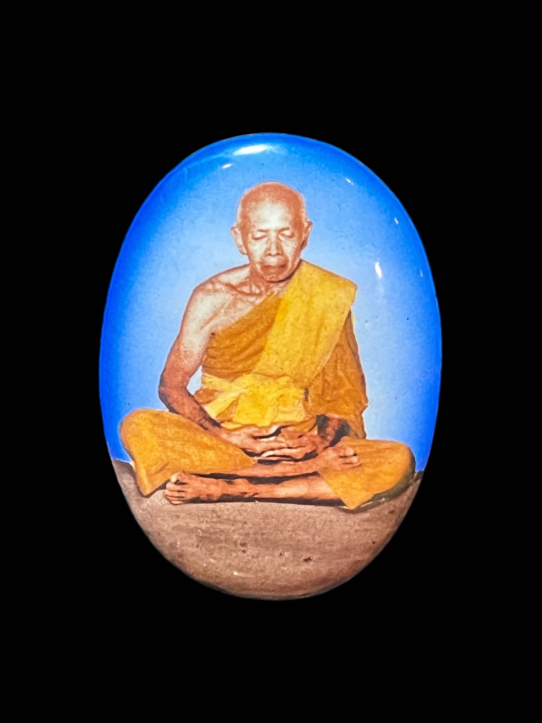 ล็อกเกตหลวงปู่ทิม อิสริโก ฉากฟ้า สร้าง 116 องค์ 