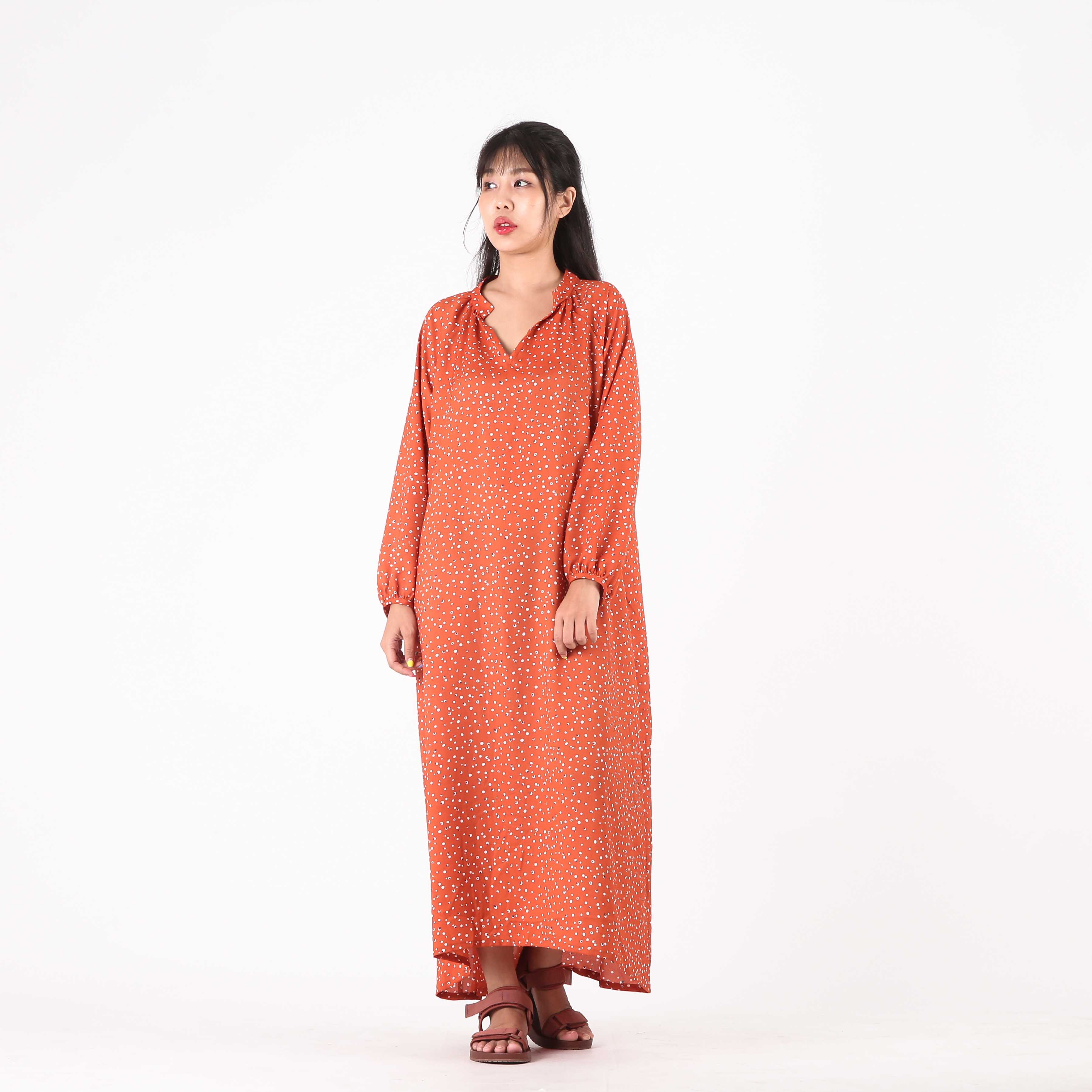 (พร้อมส่ง) Long Dress with Collar Silk Digital Print Screen Free Size