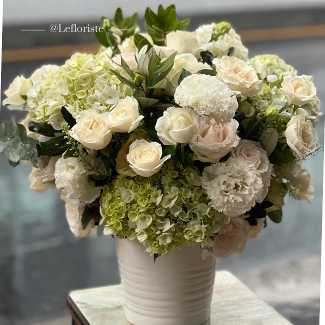 แจกันดอกไม้สด Blooming Elegance 40