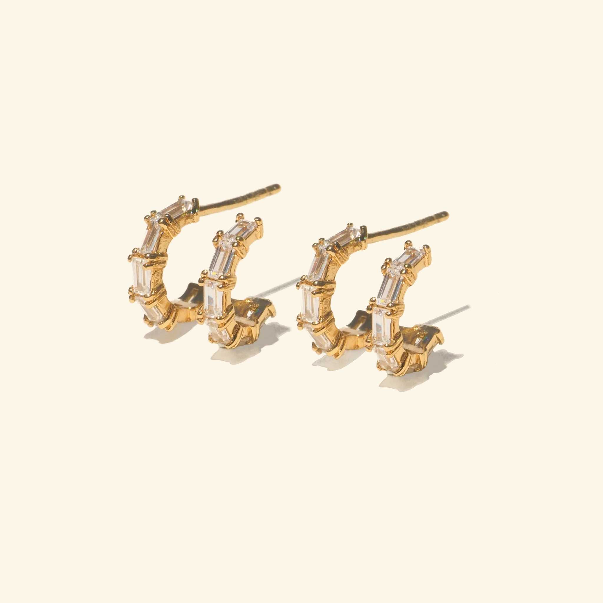 ต่างหูคริสตัลบาเก็ตดับเบิ้ลบาร์ (Crystal Baguette Double Bar Earrings)