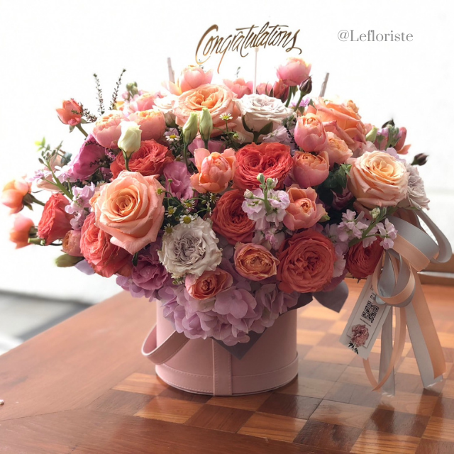 กระเช้าดอกไม้ Elegant Grace 9