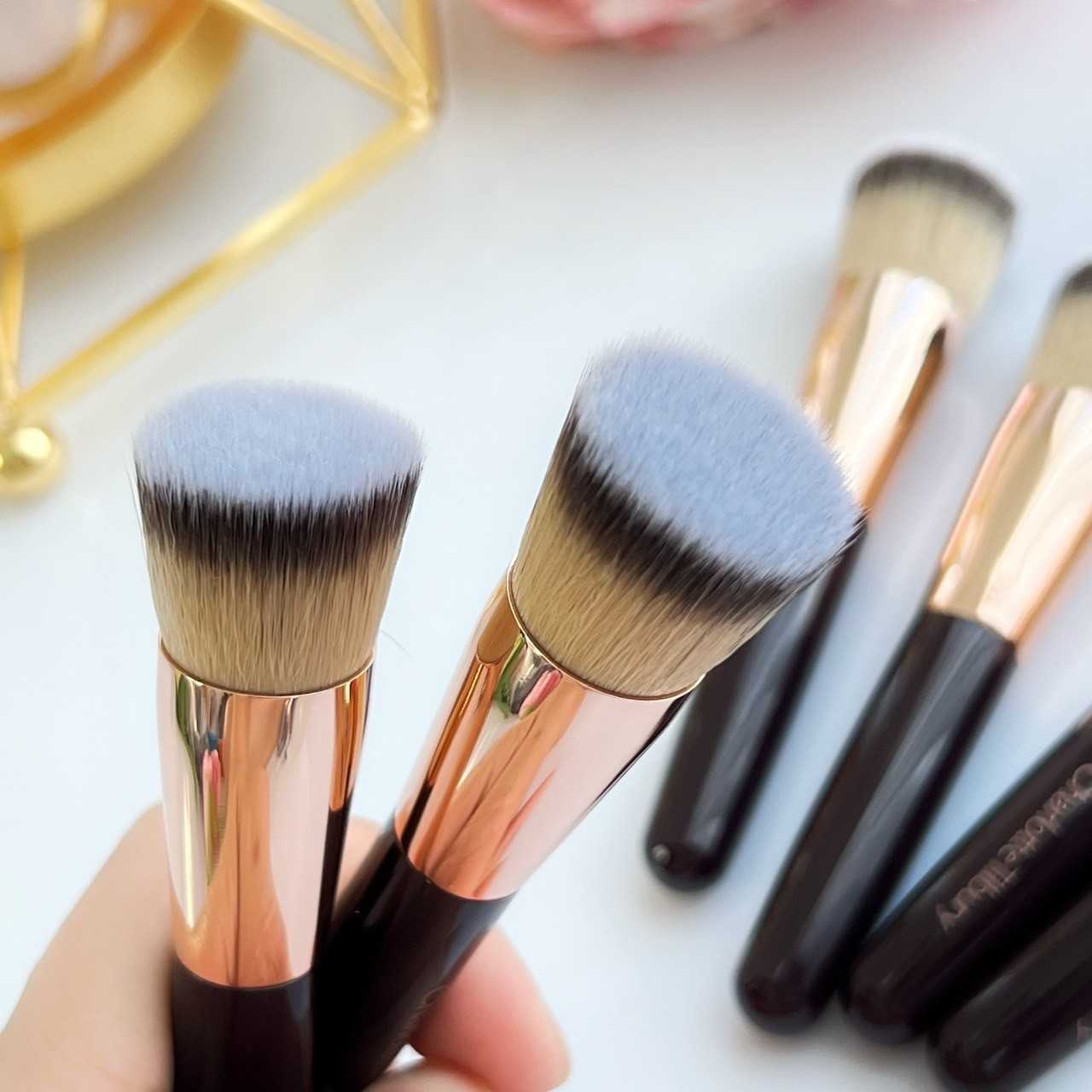 Charlotte Tilbury Magical Mini Foundation Brush