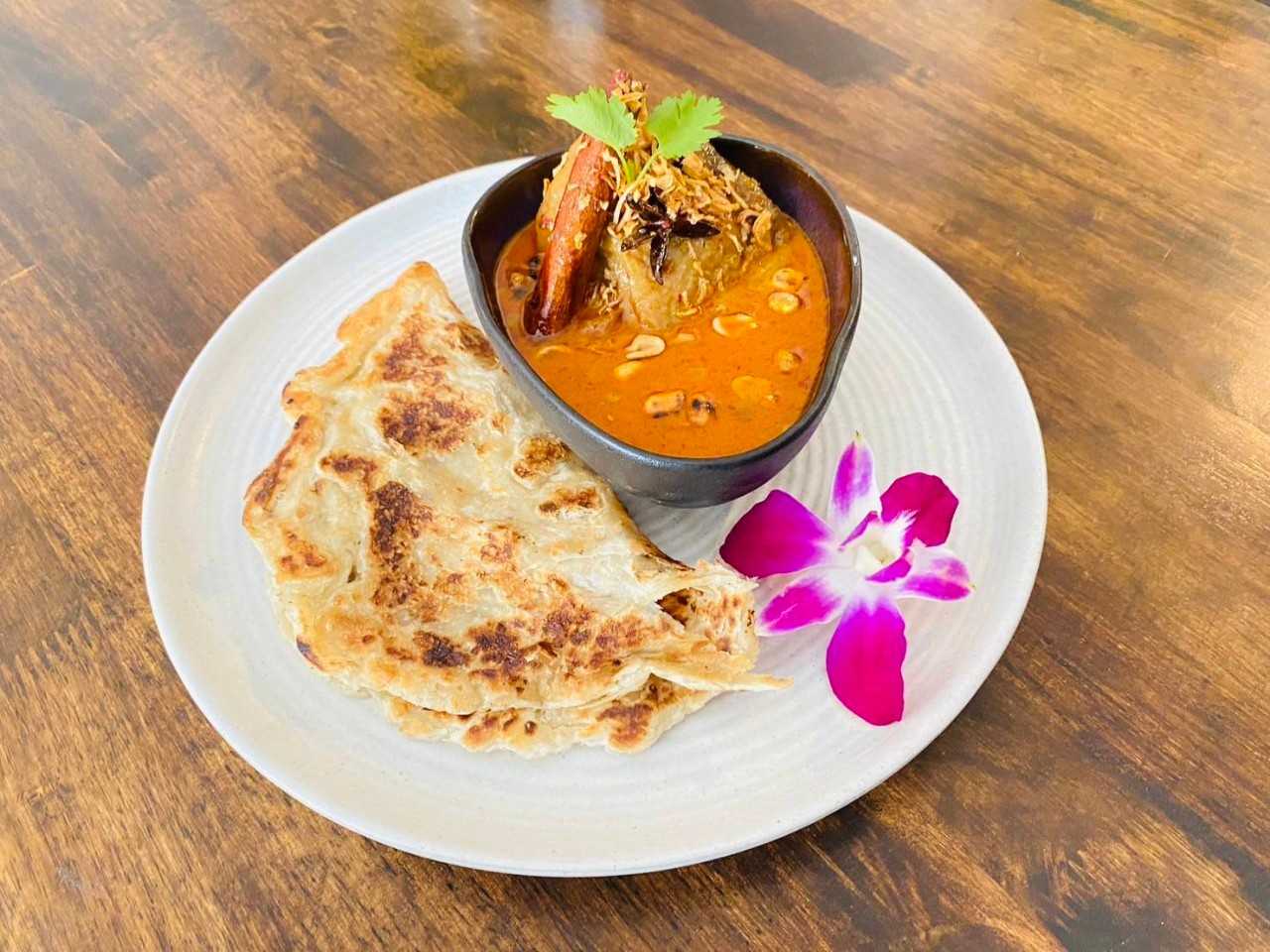 โรตีแกงมัสมั่น / Chicken Massaman curry
