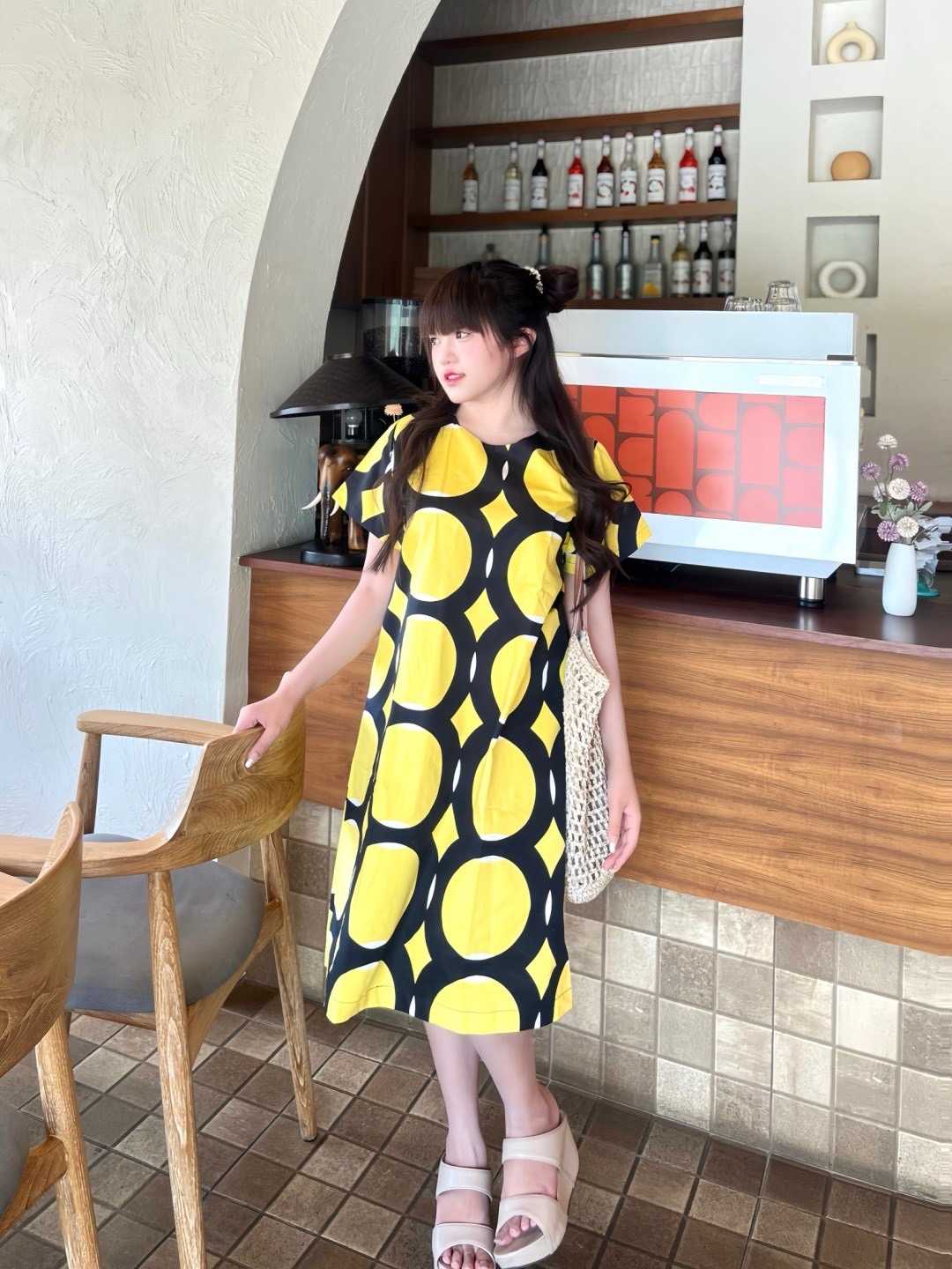 Mini Dress เดรสสั้น คอกลม ลายตัวเลข 8 (สีเหลือง)