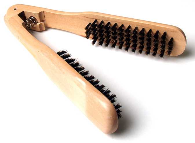 [สินค้าตัวอย่าง ห้ามซื้อ] VALENTE Wood Brush แปรงไม้หนีบผมขนหมูป่า ด้ามไม้ ทนความร้อน รุ่น LU-1702