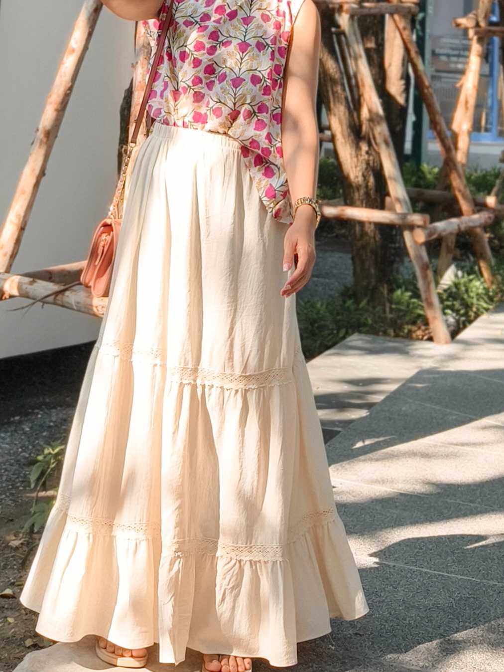 กระโปรงสีครีมผ้าฝ้าย ใส่แล้วดูสูงเพรียว