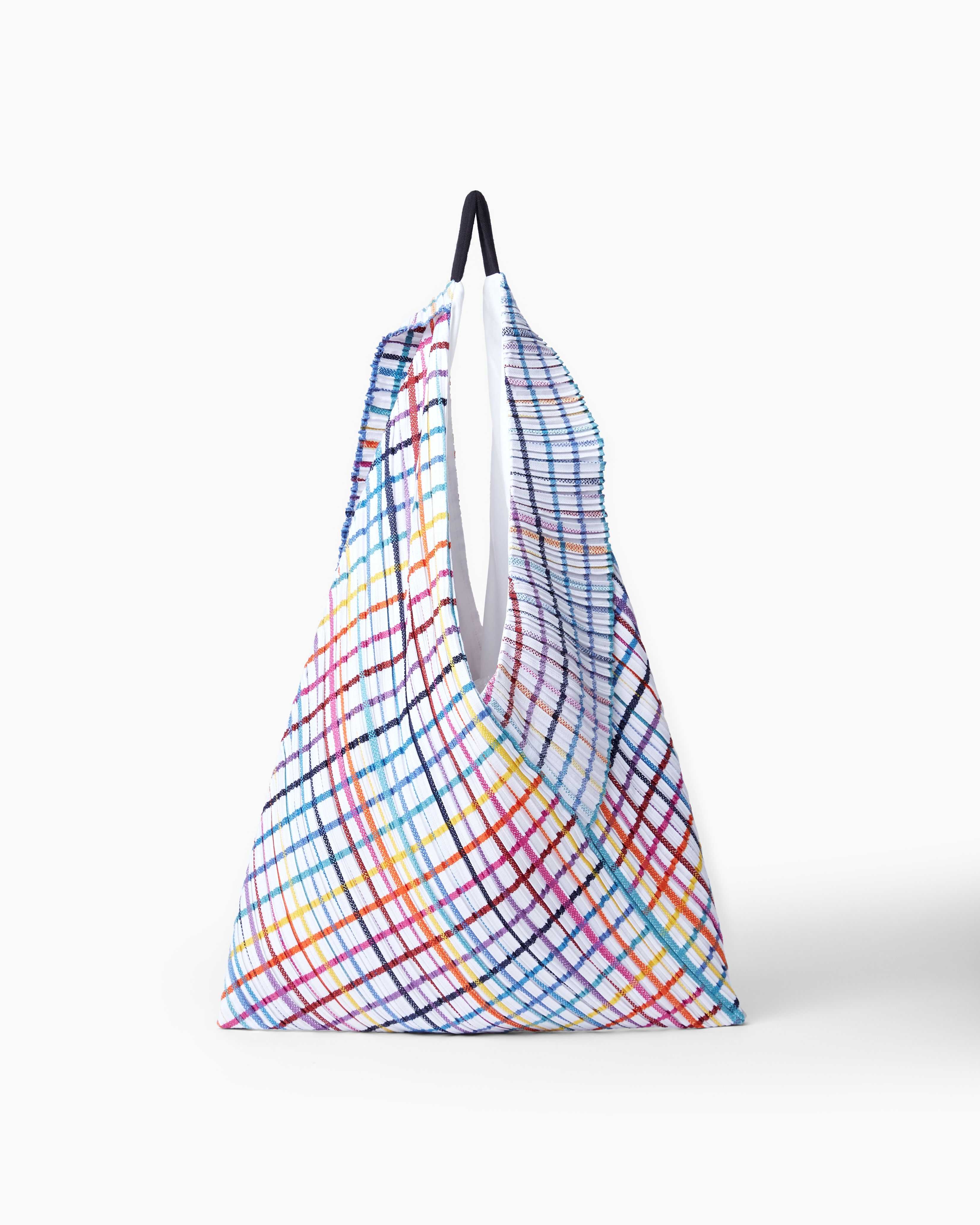 กระเป๋าผ้าดอยตุง AW23(PET)/BAG4 Rainbow on White