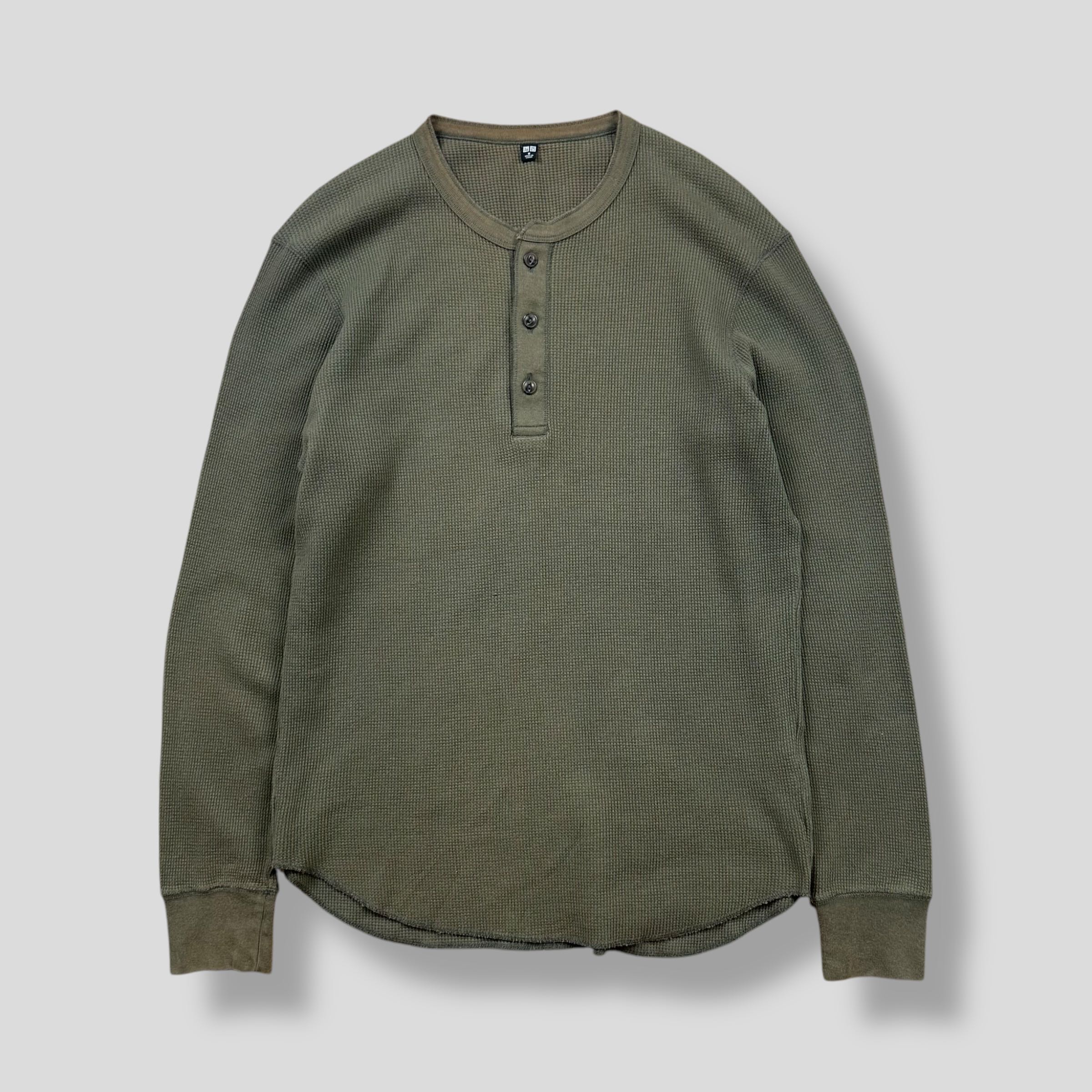 UNIQLO WAFFLE HENLEY LONG SLEEVE T-SHIRT 