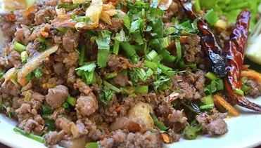ลาบเนื้อ  North Eastern Salad Lab with Beef