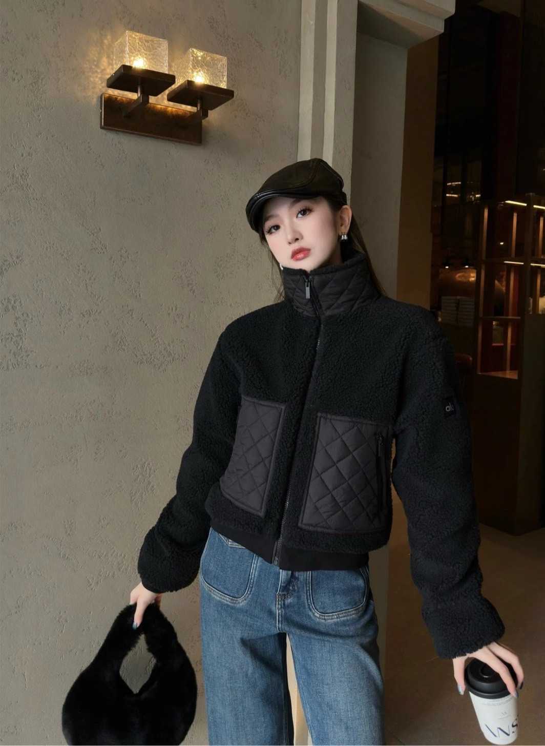 ALO FOXY SHERPA JACKET สีดำ ( สินค้า Pre order โปรดอ่านรายละเอียดเพิ่มเติมด้านล่าง )