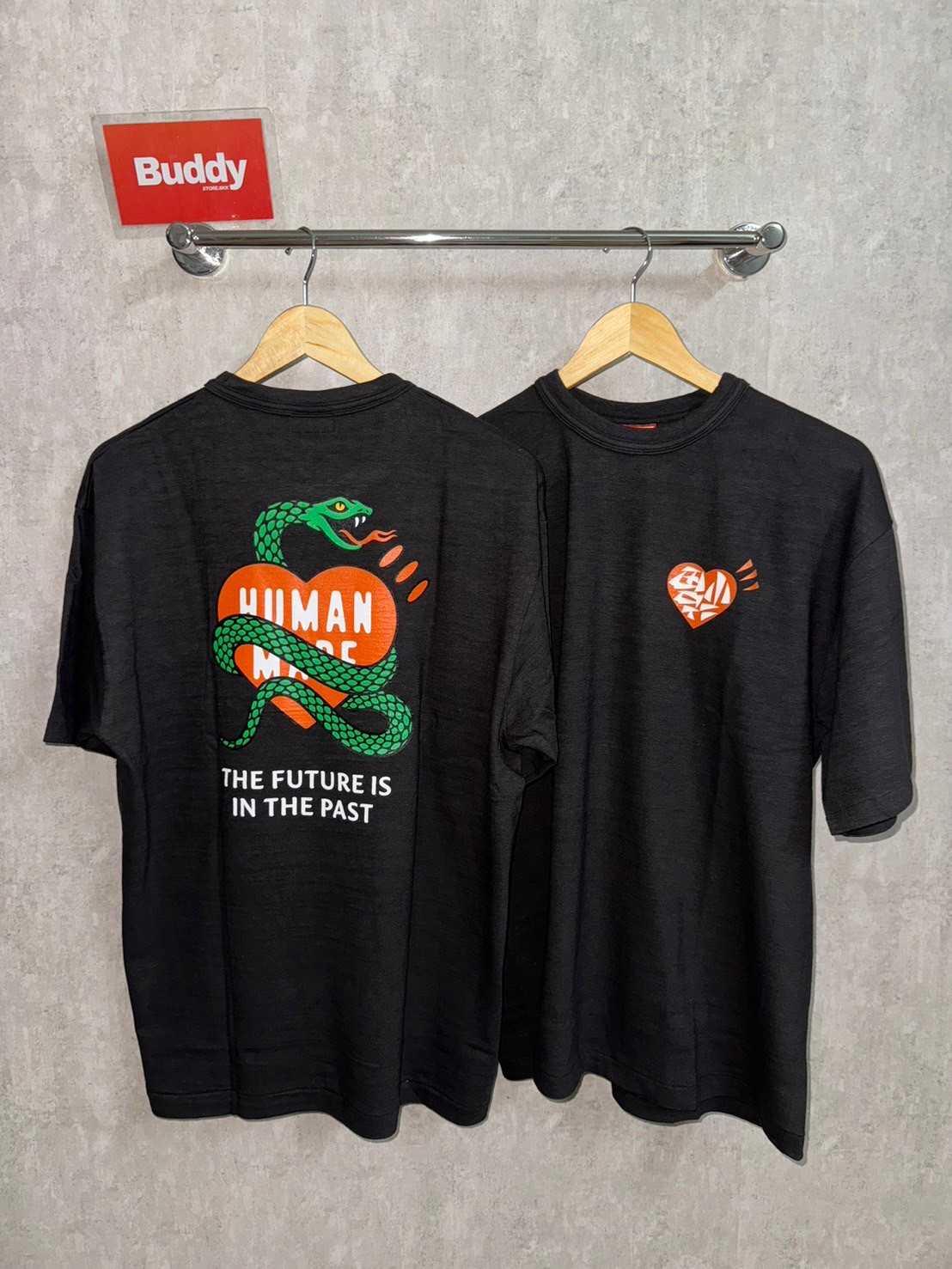 Human Made Graphic (White/Black)