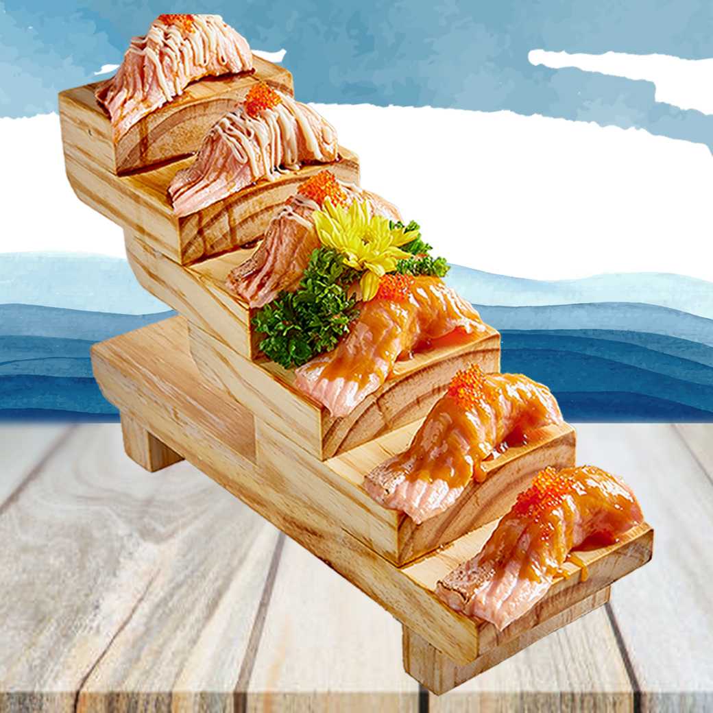 Stairs To Heaven 	ข้าวปั้นแซลมอนขั้นบันได 6 ชิ้น