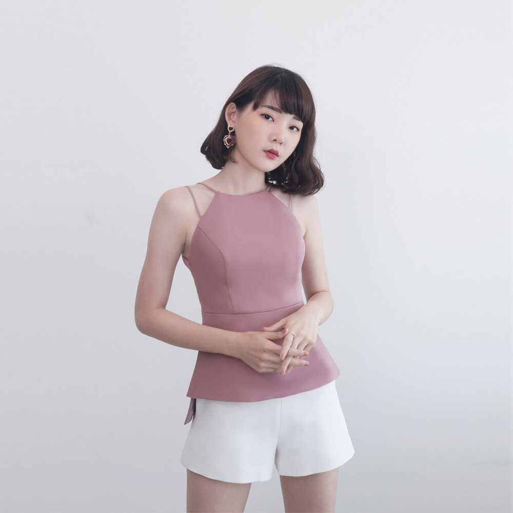 Ella Double Strap Camisole สายเดี่ยว เส้นคู่ มีฟองน้ำให้ในตัว ตัดต่อช่วงเอว ผ่าข้าง หน้าสั้น หลังยาว