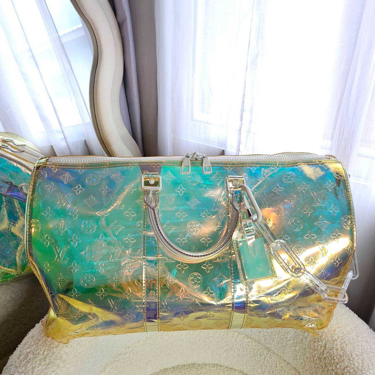 Used กระเป๋าเดินทางแบบถือ Louis Vuitton Prism Keepall 50