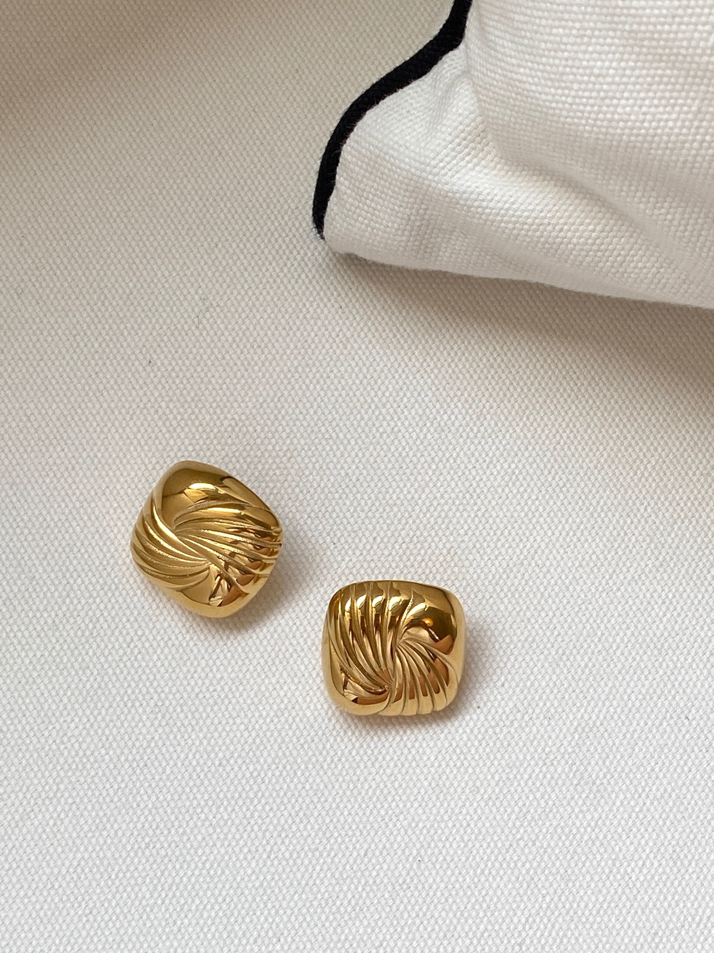 Vieve Earrings