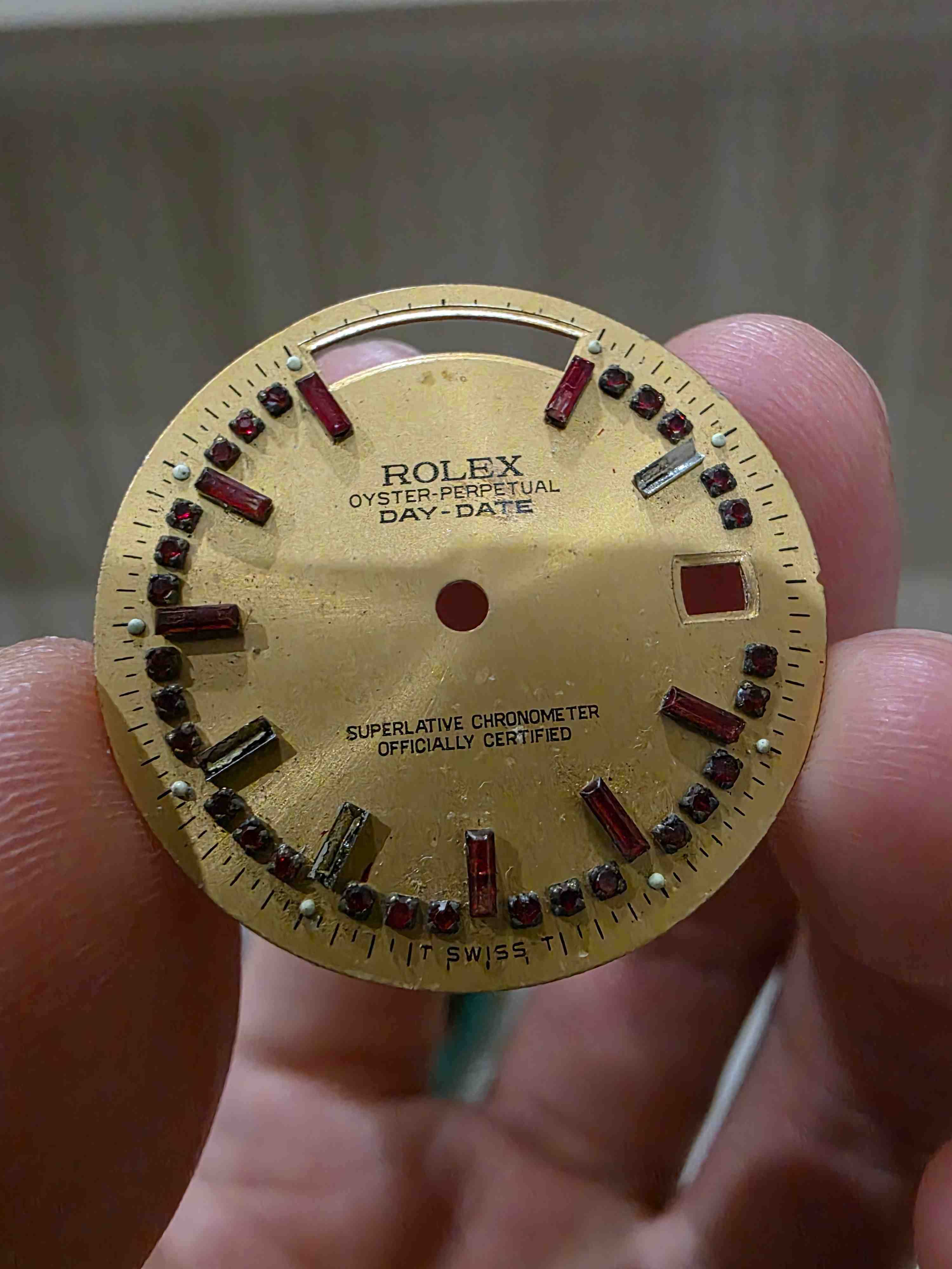 หน้าปัด นาฬิกา ยี่ห้อ ROLEX  DAY DATE สวยเก่าเก็บ หายาก สีทอง ขายตามสภาพ พร้อมส่ง