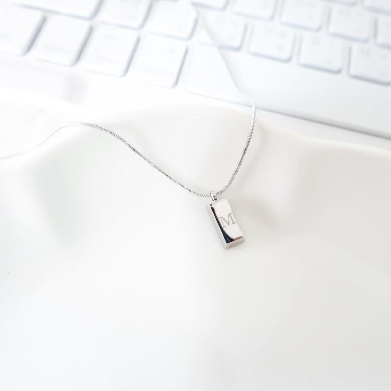 12april : Olivia Necklace สร้อยคอสแตนเลสจี้ก้อนทอง