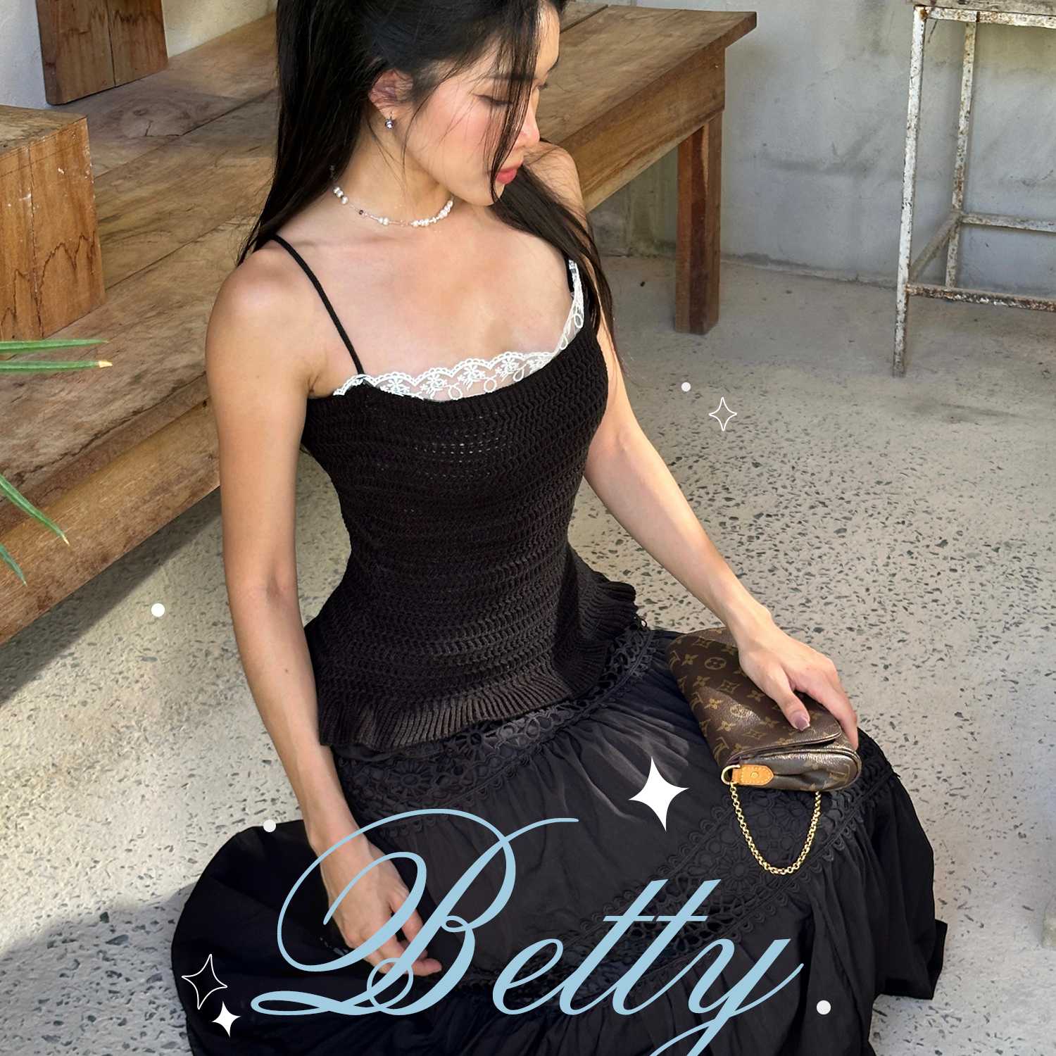 Betty Top (Black)