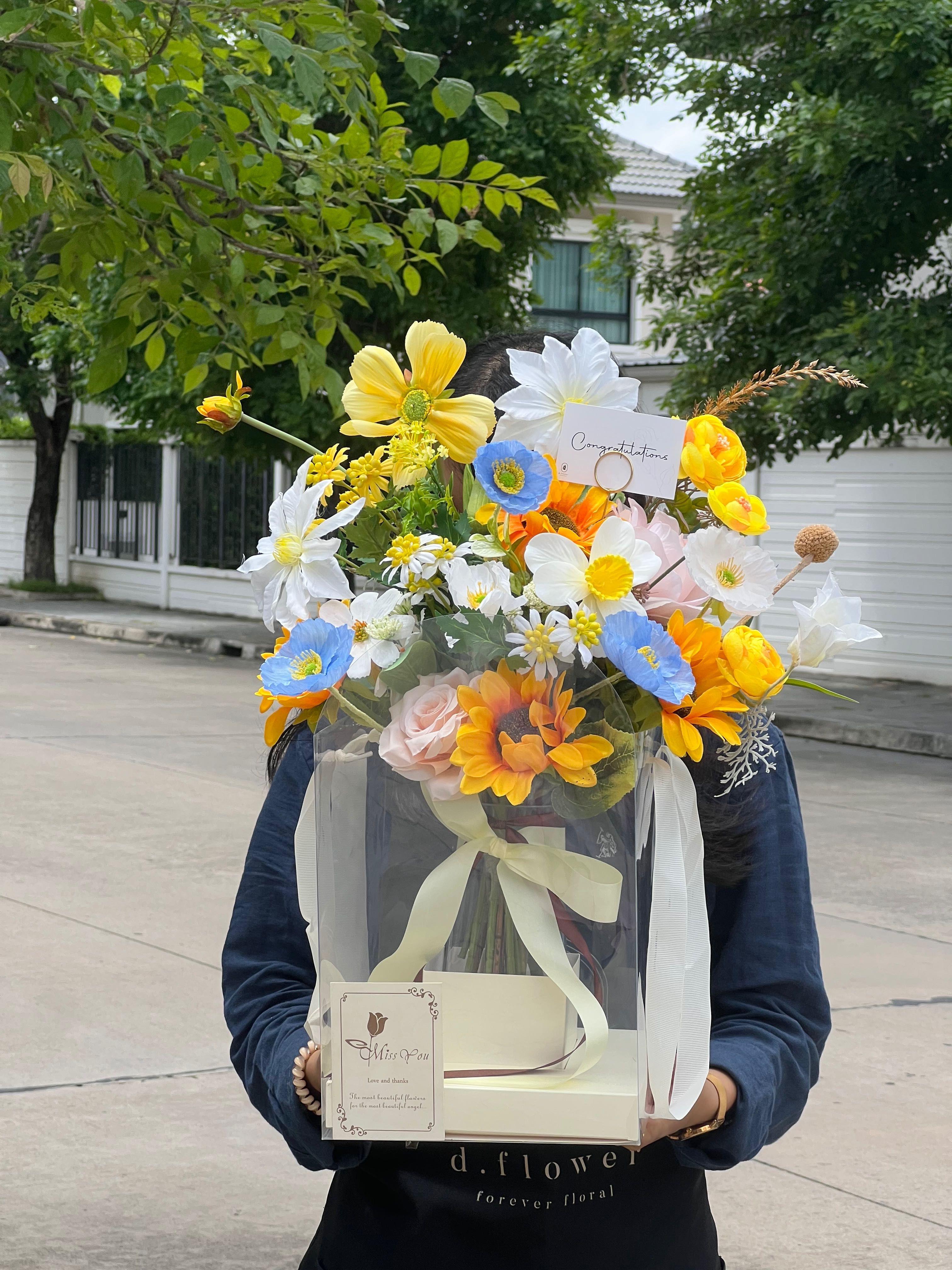 แจกันดอกไม้ประดิษฐ์