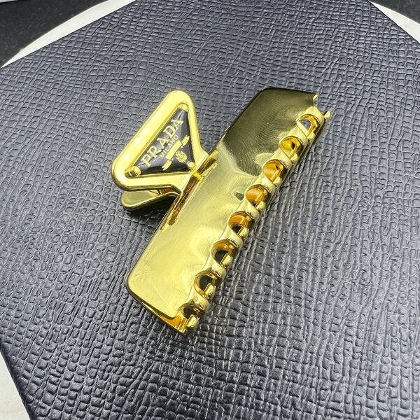 หนีบ Prada ทอง (6cm)