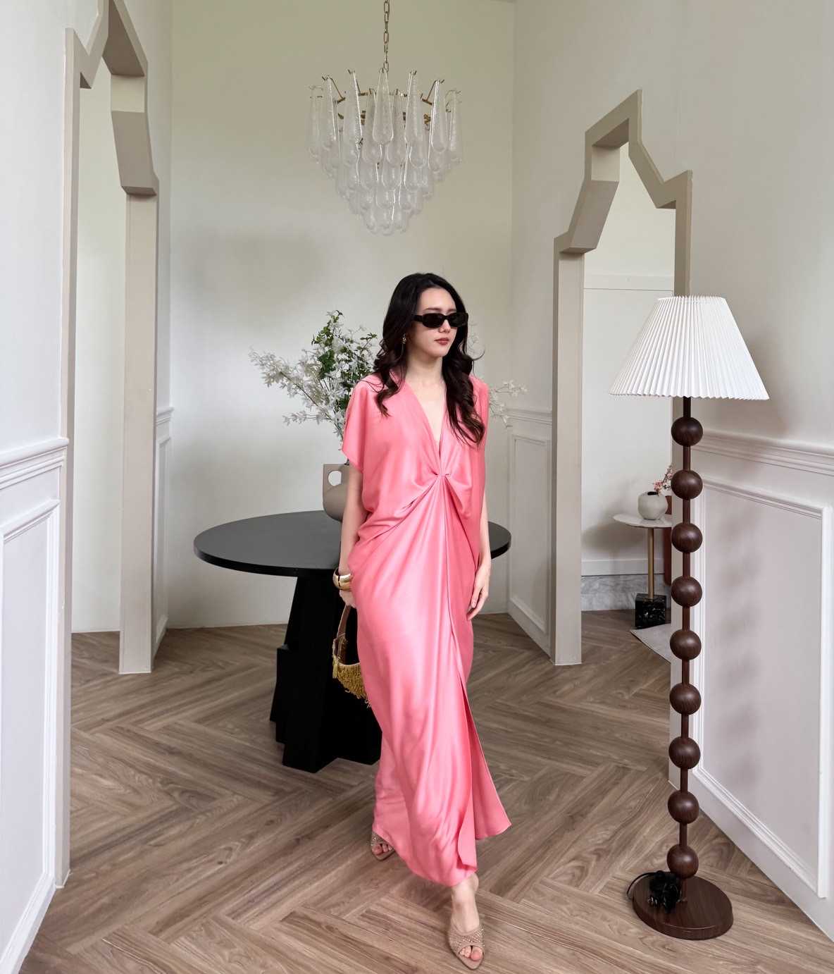 Shegrace Dress เดรสซาตินคอวี จับเดรปหน้า