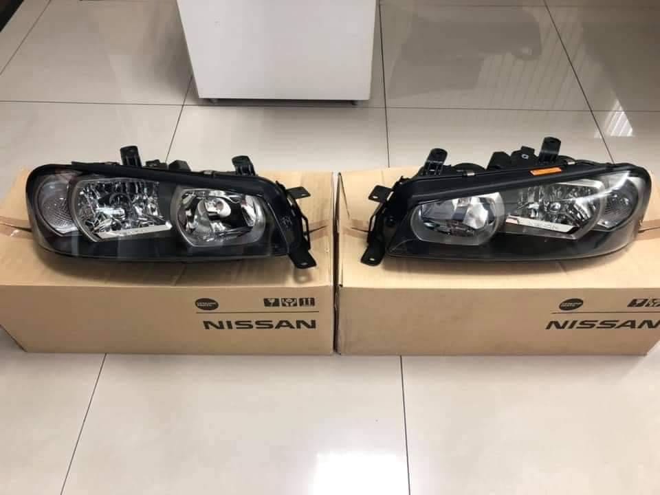ไฟหน้า R34 GTR ของใหม่ ครบชุด ชุดใหญ่ พร้อม ballast ขายึด ครบทุกอย่าง 