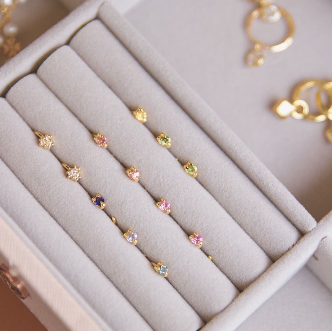 EARRINGS - Dainty Treasure Hug