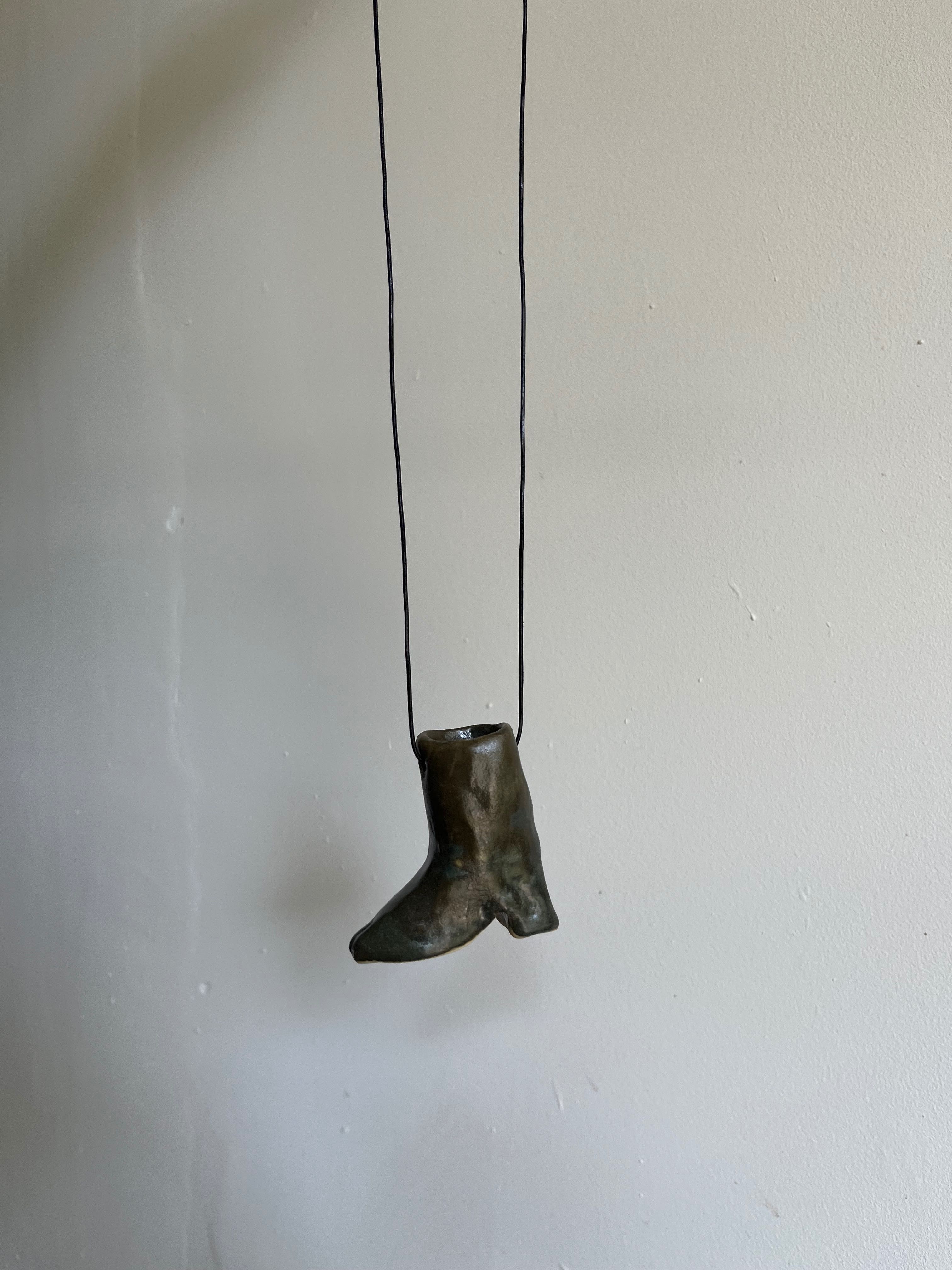 Tabi boots necklace #V057